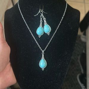 Women Necklace and Earrings set